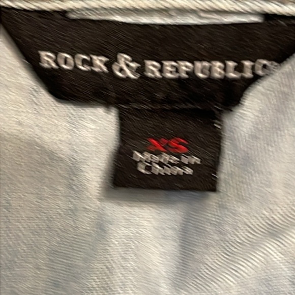 🌹Rock & Republic Denim Button-Up Shirt - Picture 6 of 7
